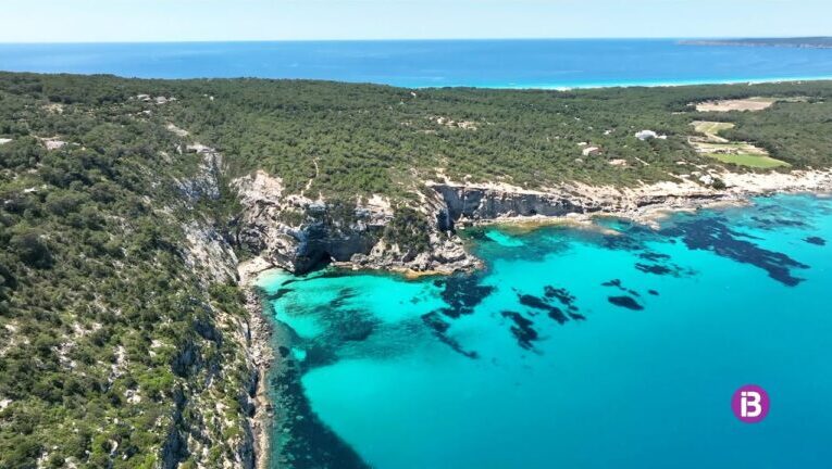 Obtén tu Certificado de Residencia en Formentera y disfruta de la isla paradisíaca